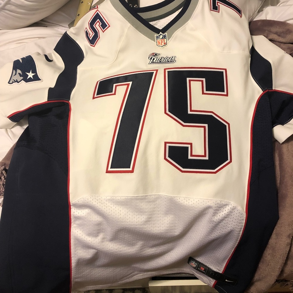 BRAND NEW VINCE WILFORK JERSEY. TAGS INCLUDED